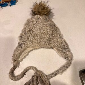 American Eagle Outfitters Cream Knit Hat